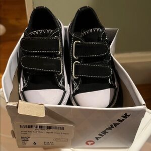 Airwalk Youth Black and White Velcro Sneakers